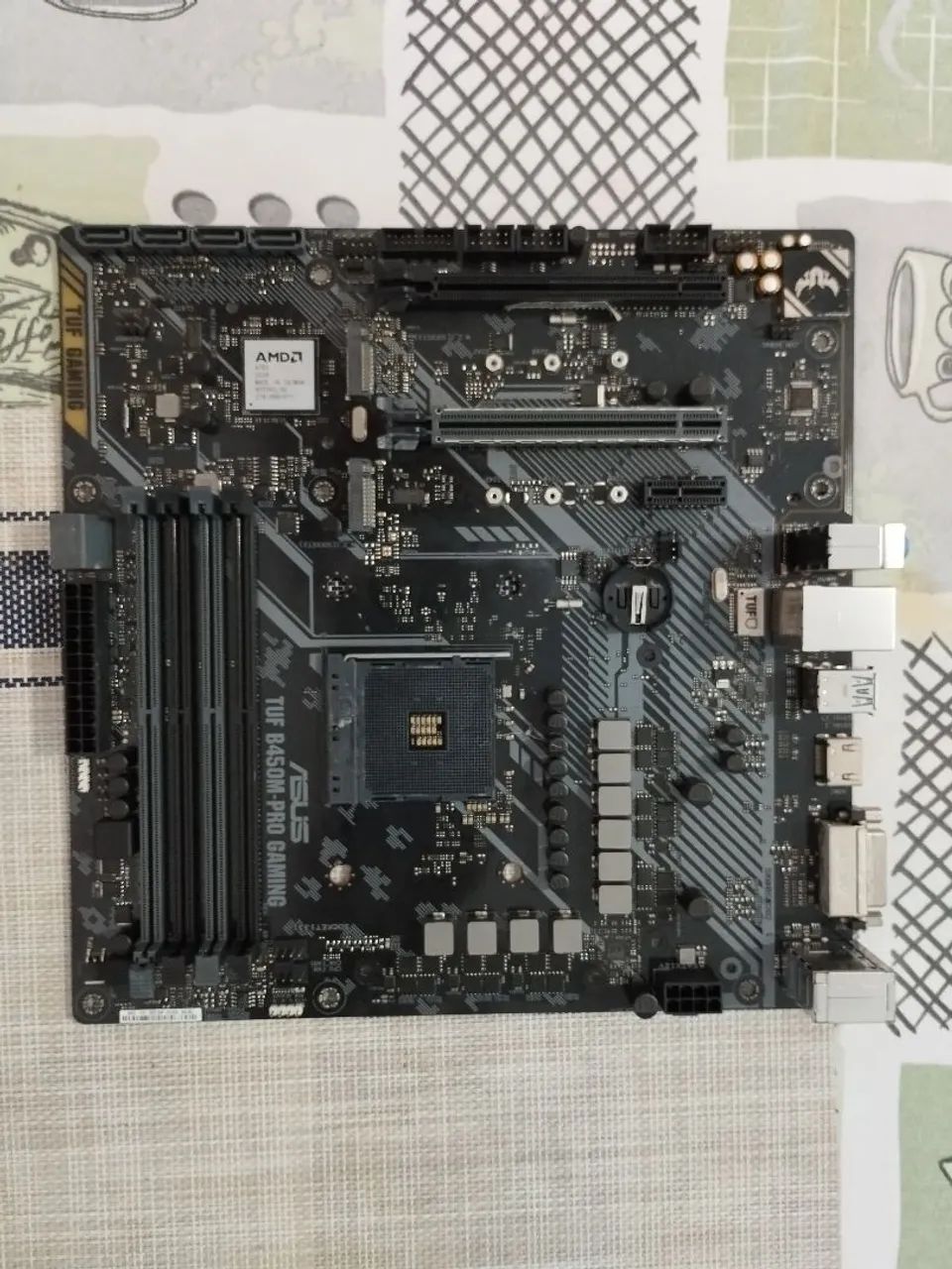 Placa-Mãe ASUS TUF B450M-PRO GAMING - Foto 2