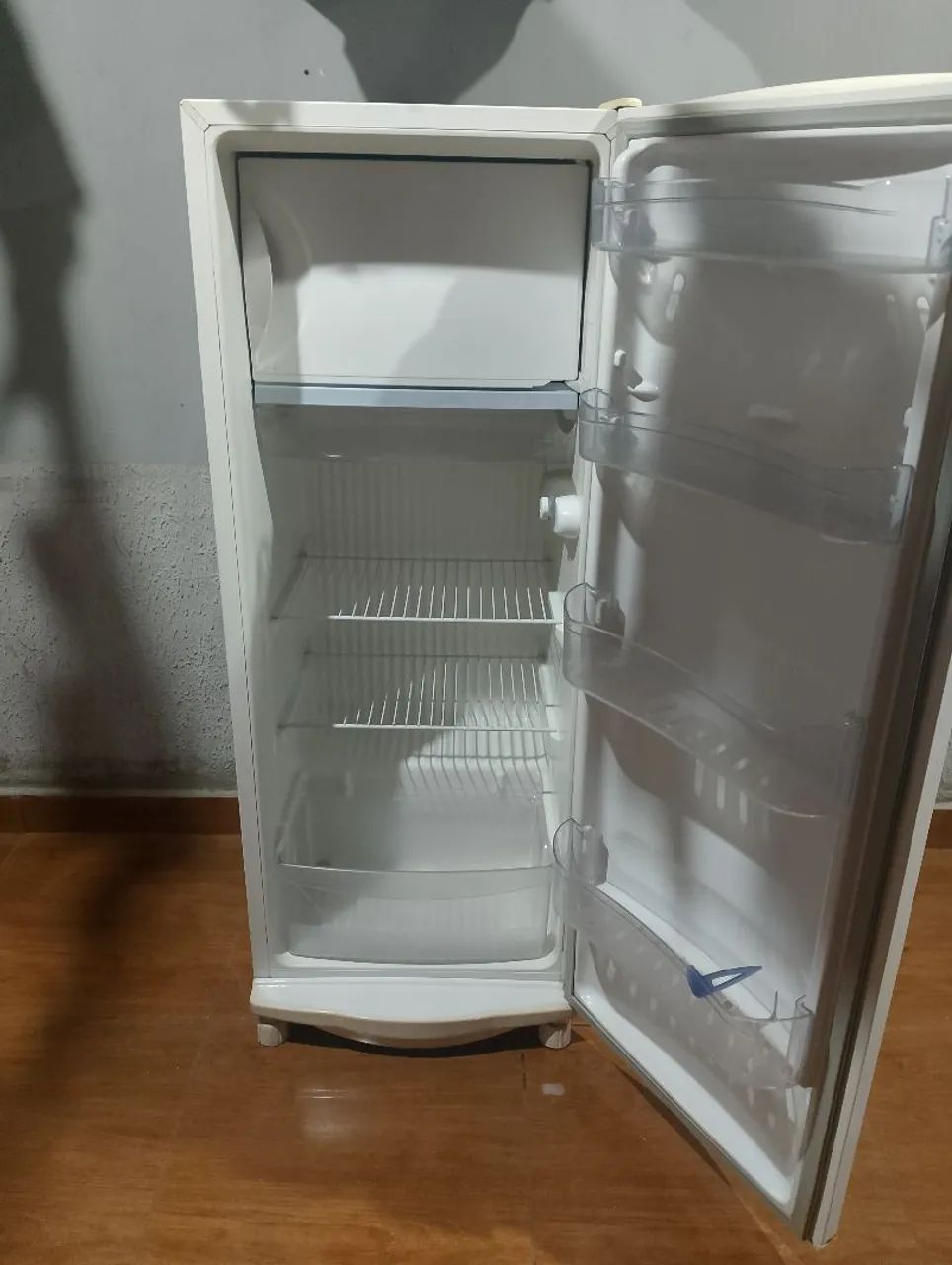 Geladeira 300 litros  - Foto 4