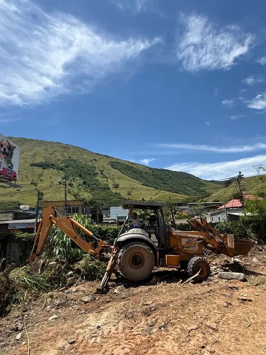 Retroescavadeira 580m 4x4  - Foto 3