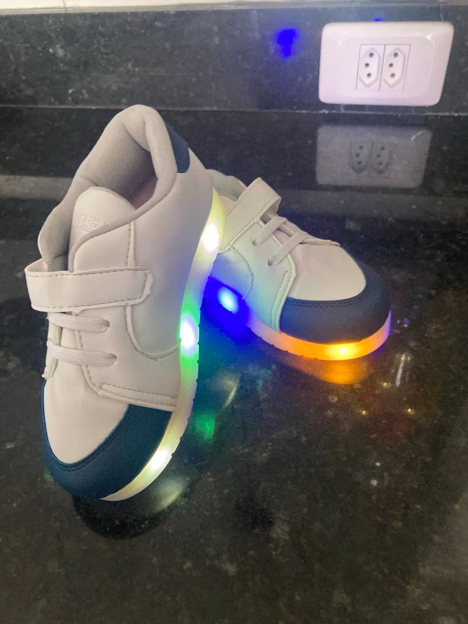 Vendo tênis de led  - Foto 2
