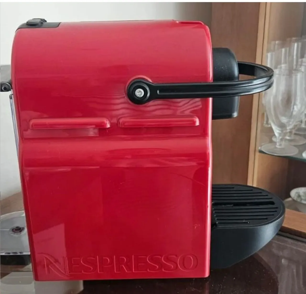Cafeteira Nespresso Vermelha - Expresso Perfeito!