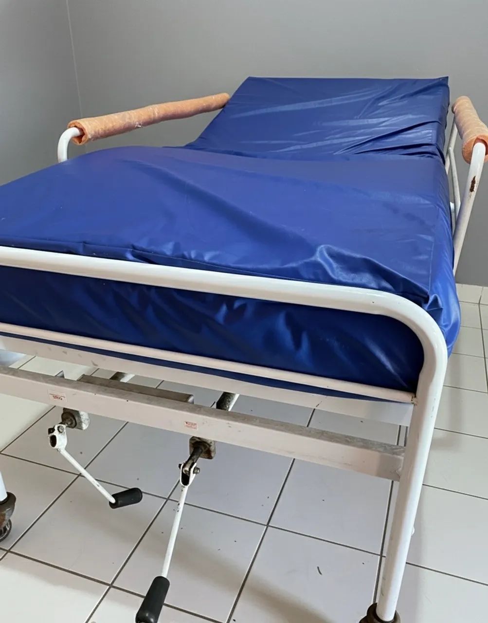 CAMA HOSPITALAR COM COLCHÃO  - Foto 2