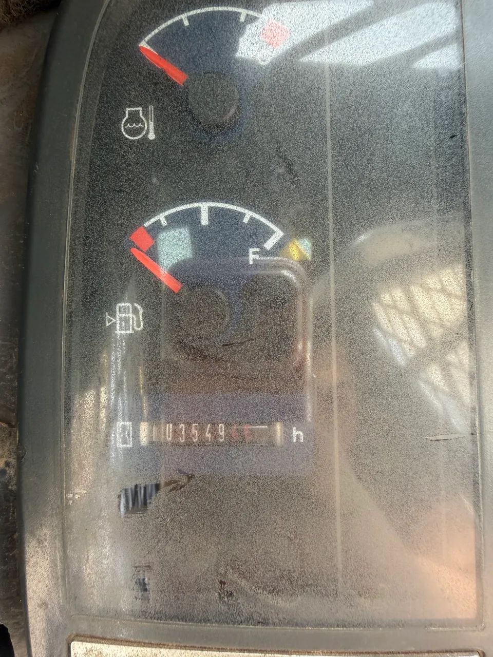 Mini Carregadeira Volvo MC80B Ano 2012 - Foto 9