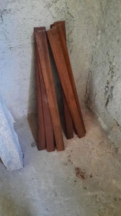 Janela de madeira em ótimo estado  60x60 - Foto 4