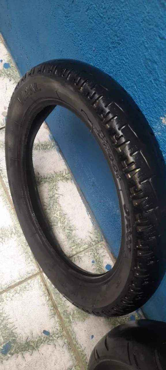 Pneu pra biz e pop de segunda mão só 50 reais *