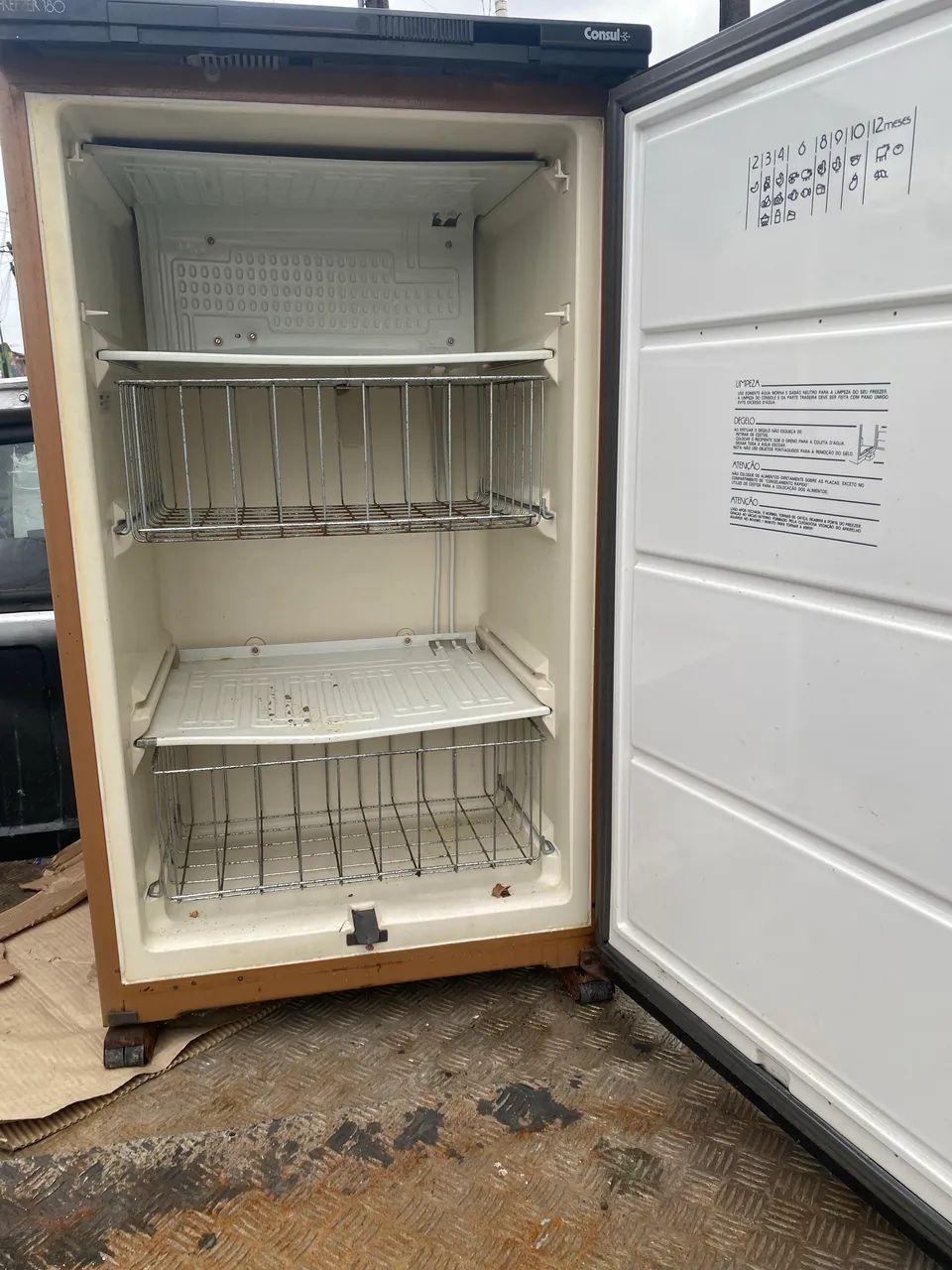 Freezer 110v, funciona perfeitamente  - Foto 2