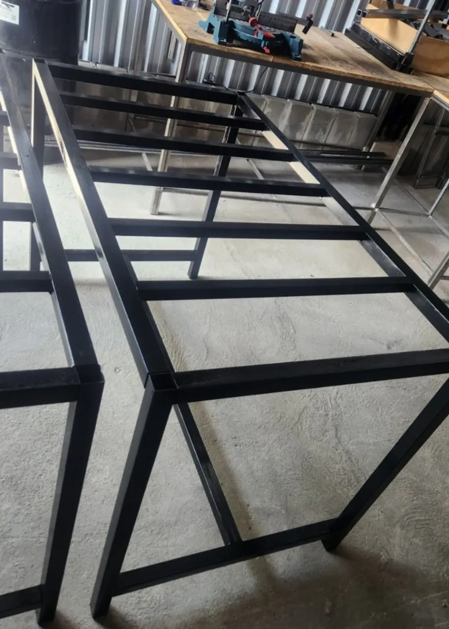 Mesa base estrutura metalica