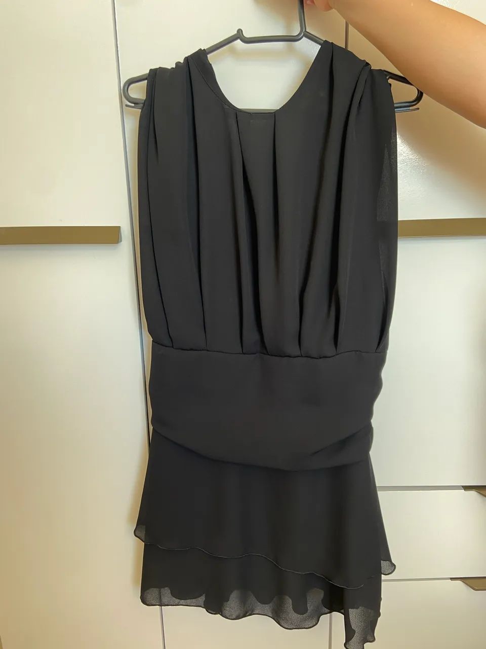VESTIDO PRETO ACINTURADO - Foto 3