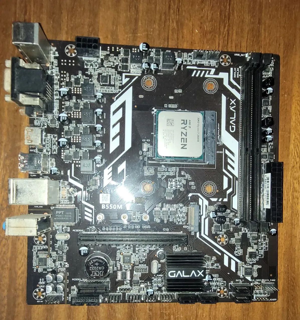 Placa-Mãe Galax B550 (COM DEFEITO / Para Conserto ou Peças)
