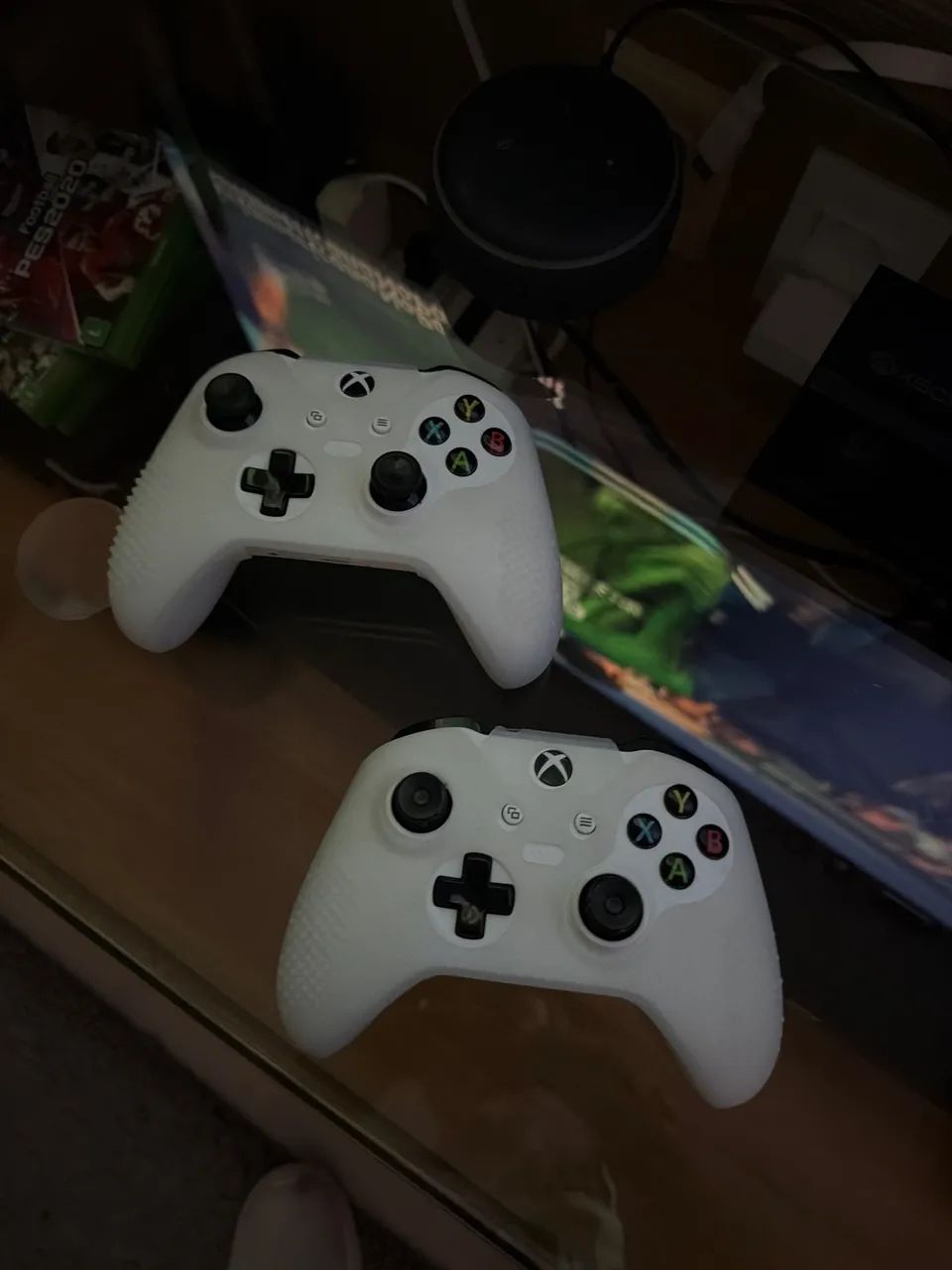 Xbox one (console sem conserto) - 2 controles, fonte e Kinect