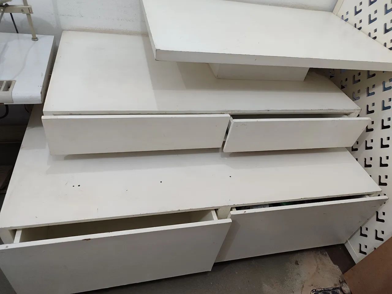 Mesa com gaveta - Foto 2