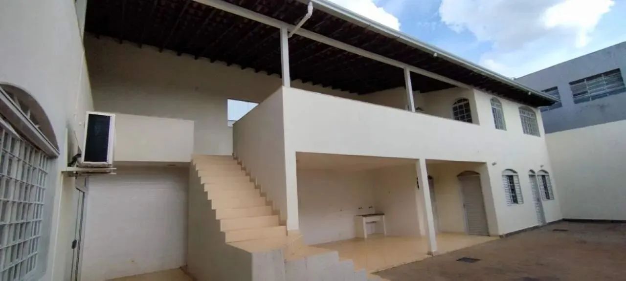 Casa Sobrado com 3/4 sendo 1 suíte no Bom Jesus