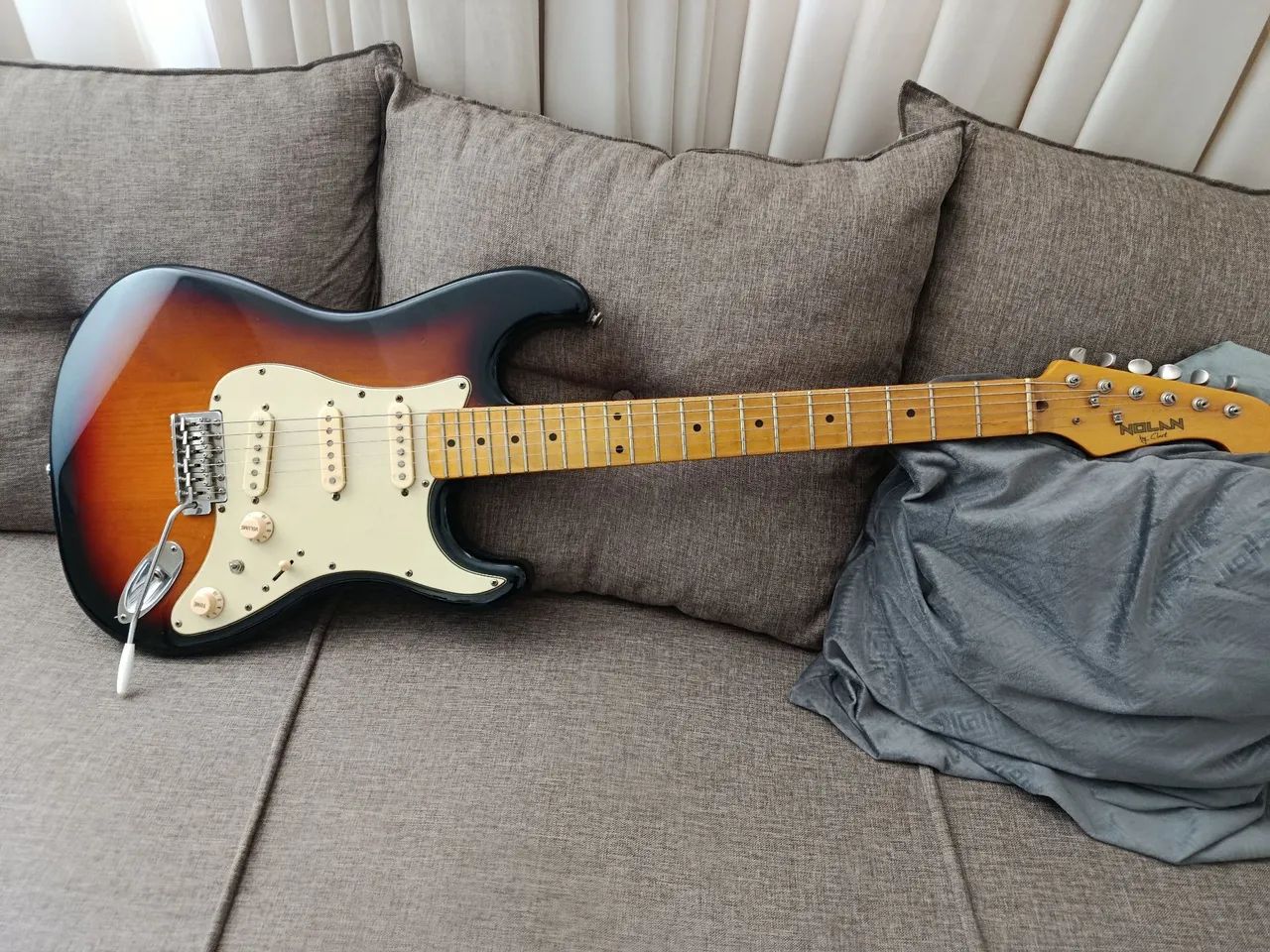 Guitarra Nolan stratocaster