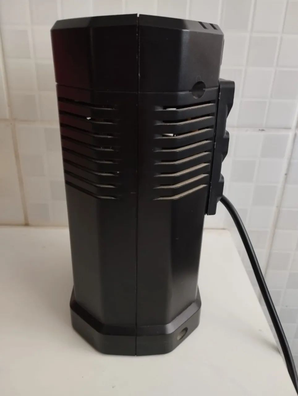 Estabilizador APC Hexus 500VA / 500W - Perfeito estado, funcionando 100% - Foto 4