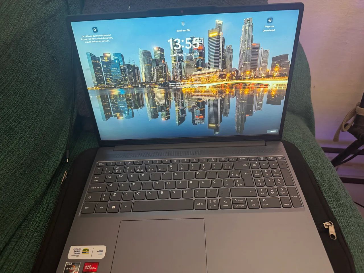 Notebook Lenovo Slim 3  - Foto 2