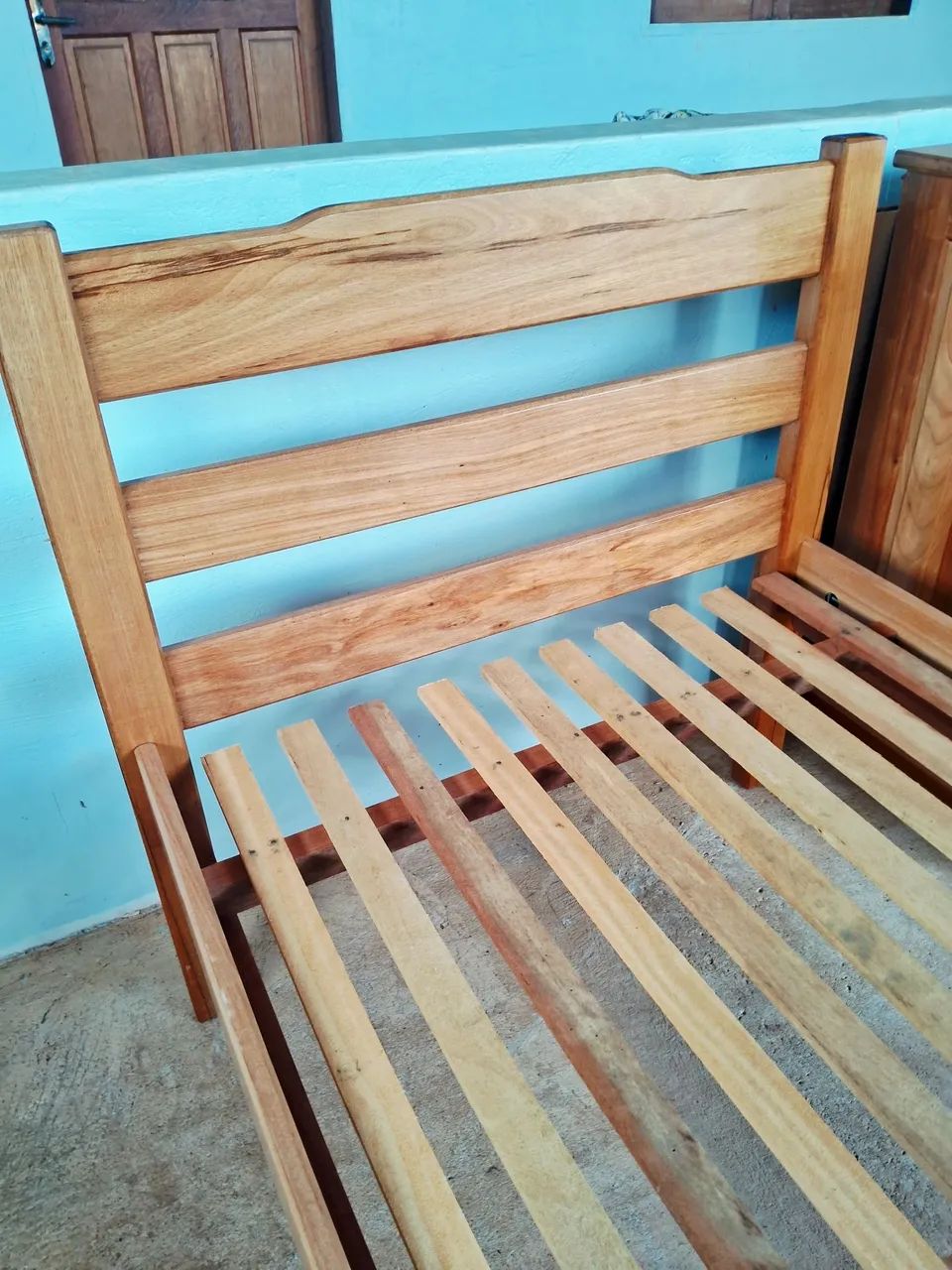 Cama de solteiro nova 
