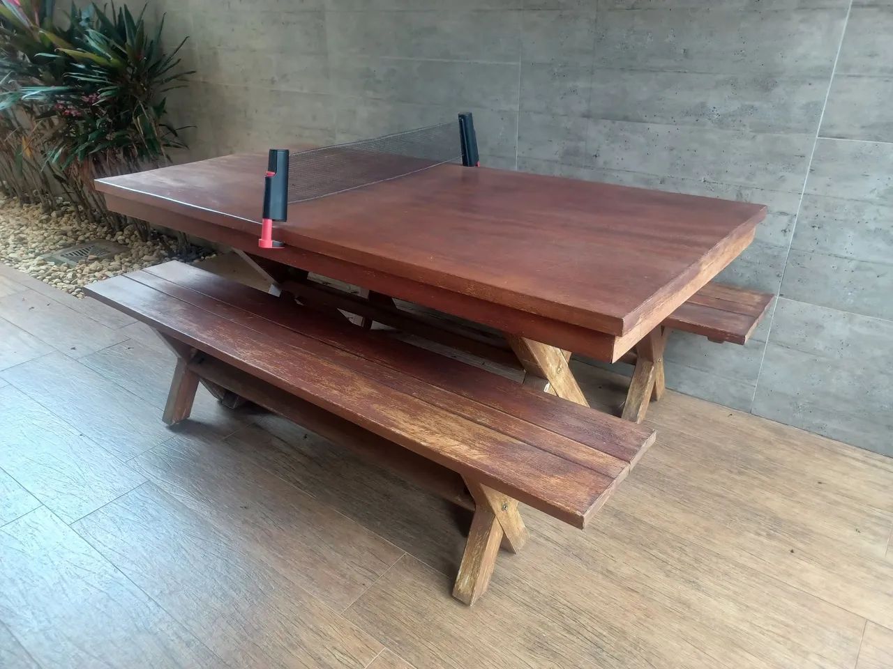 Mesa e bancos madeira maciça 