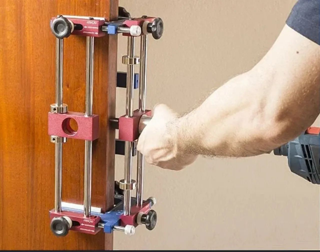 INSTALADOR DE PORTAS E FECHADURAS. ELETRÔNICA 
