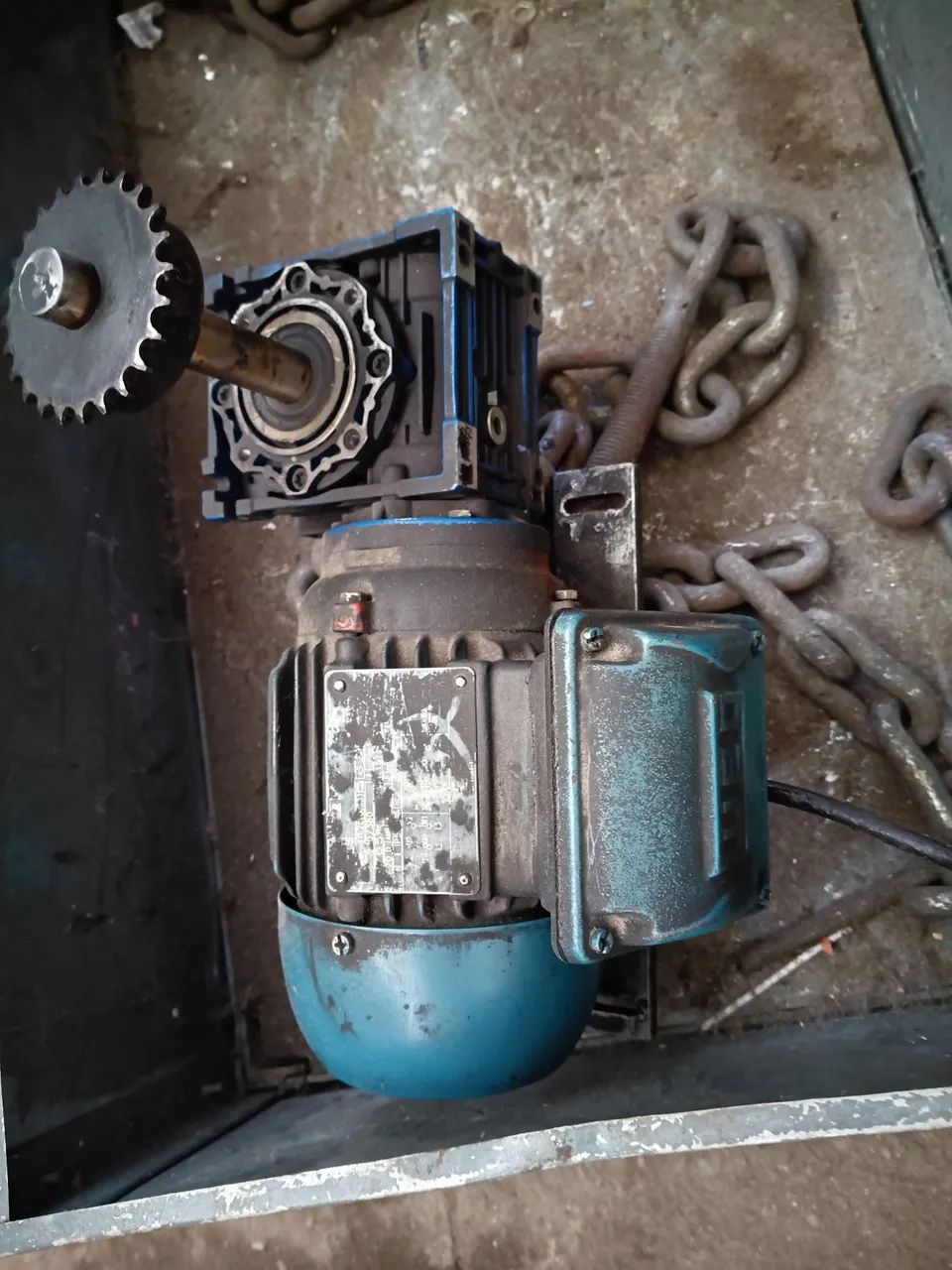 Motor elétrico com redutor 