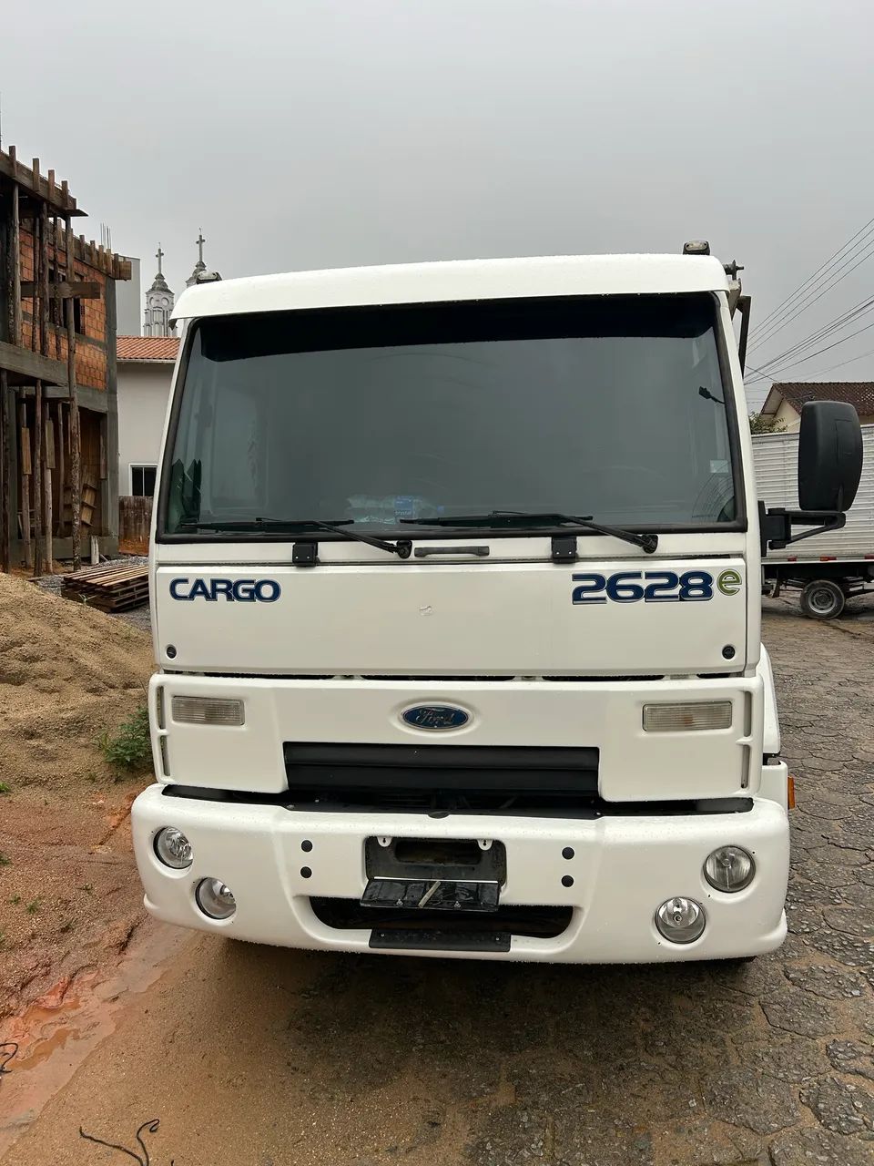 Caminhão caçamba 