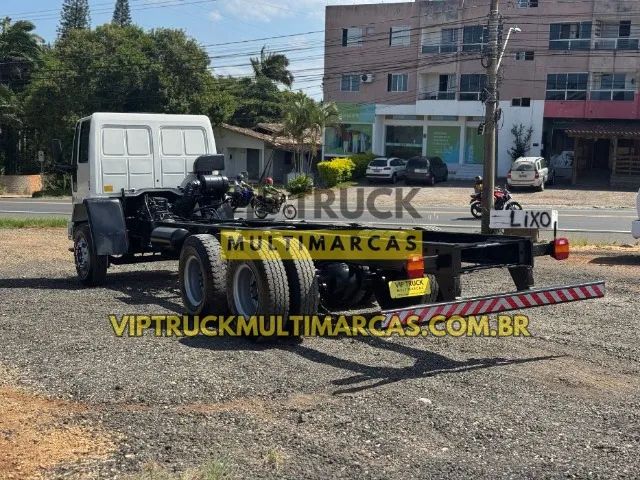 Ford Cargo 2628 Traçado 6x4 - Foto 4