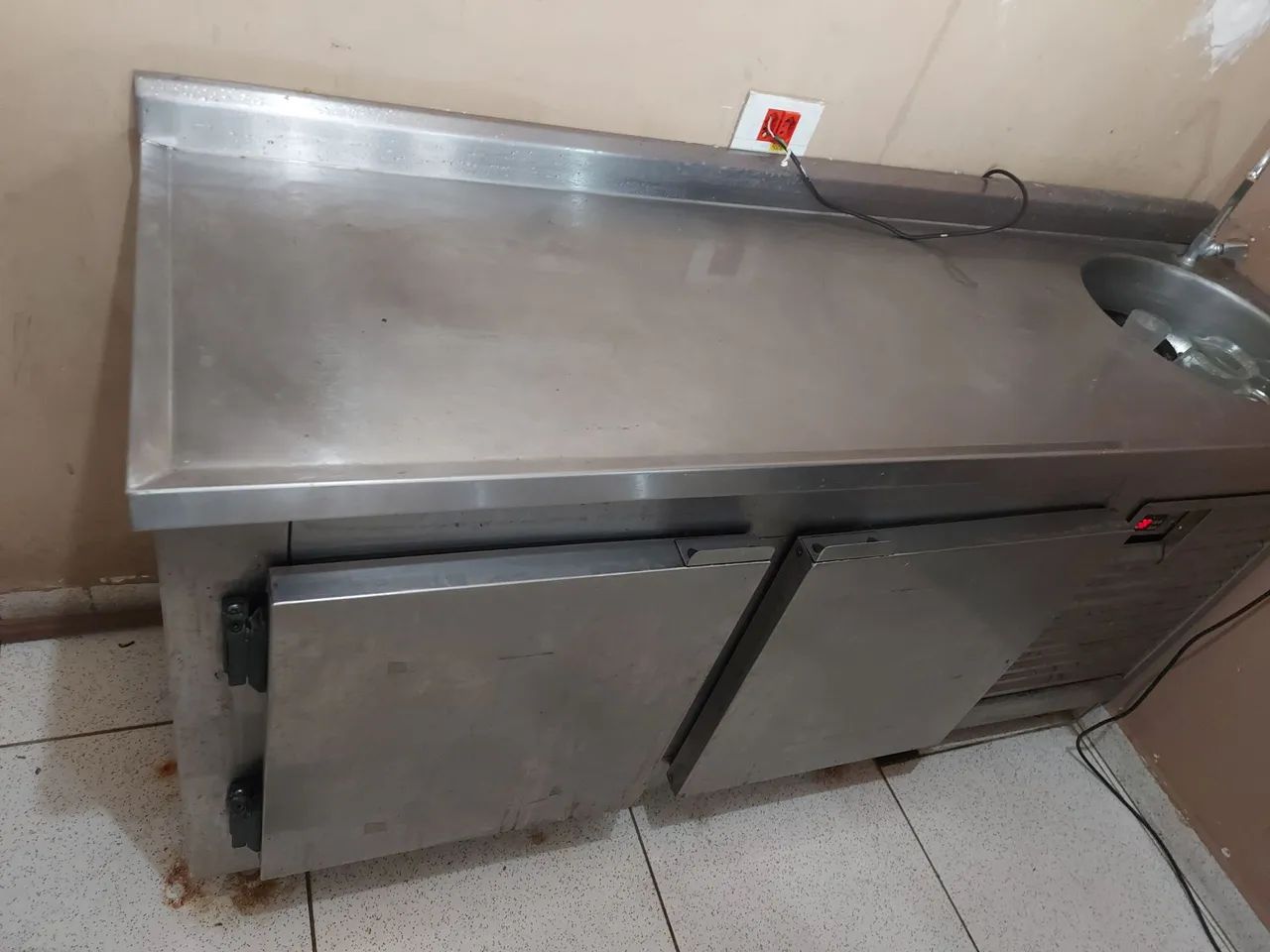 Balcão refrigerado inox com pia - Foto 2