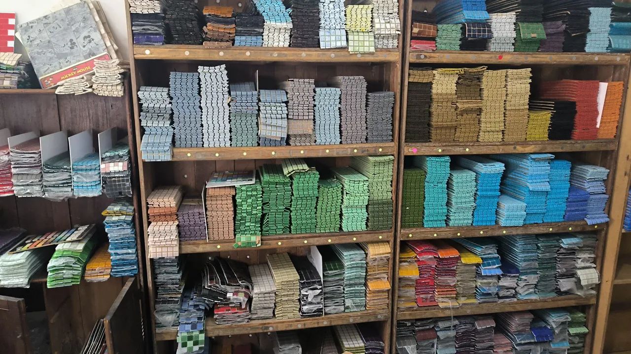 Compro Pastilhas de vidro , porcelana, cerâmica antigas , novas jatobá atlas Glass mosaic 