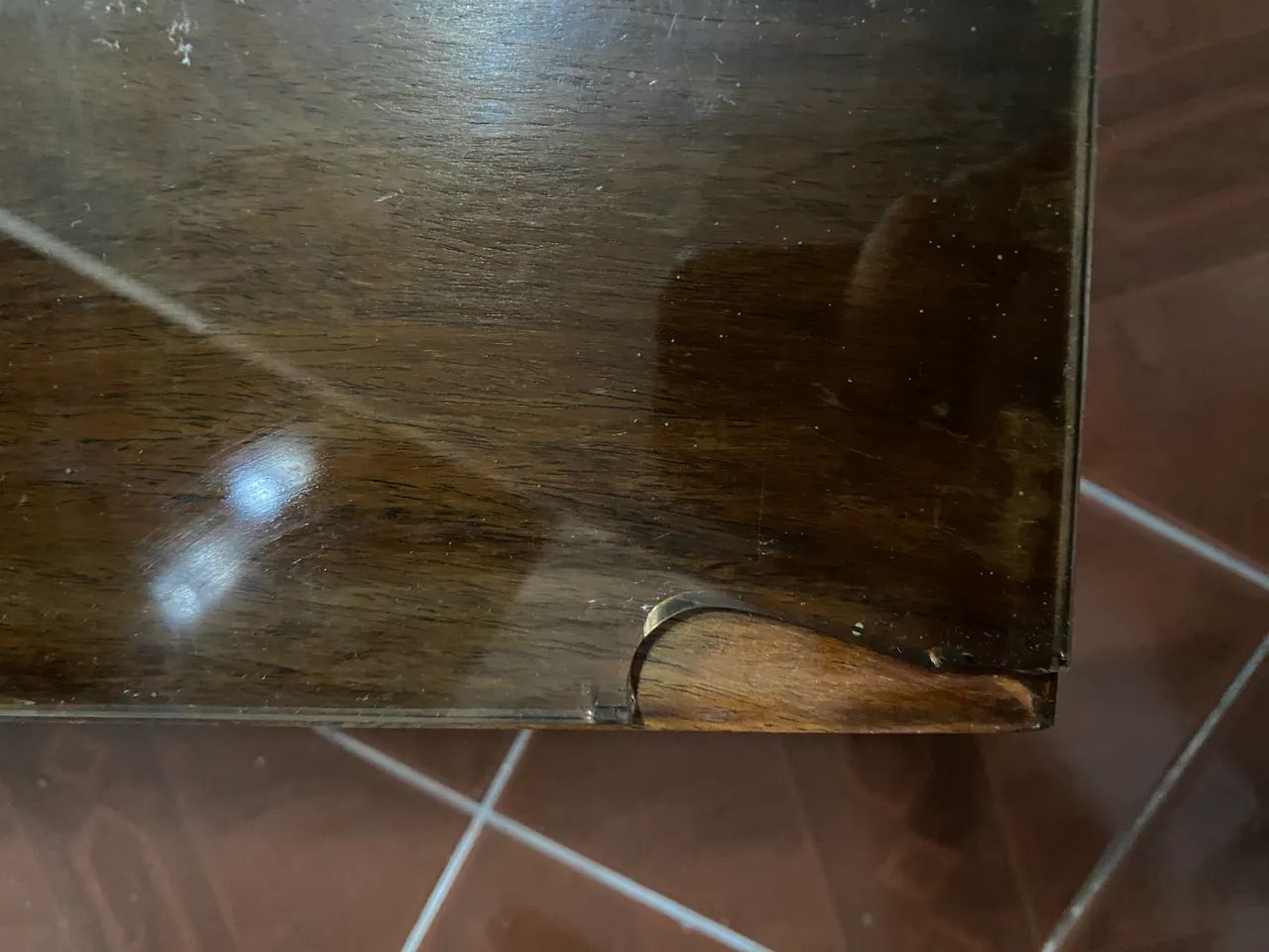Mesa de Centro em Madeira Maciça com Tampo de Vidro - Foto 4