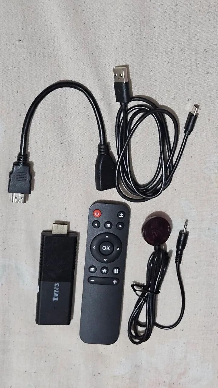 TV Stick 4k/TV box c/ 1 mês de uso - acompanha cabos e controle 
