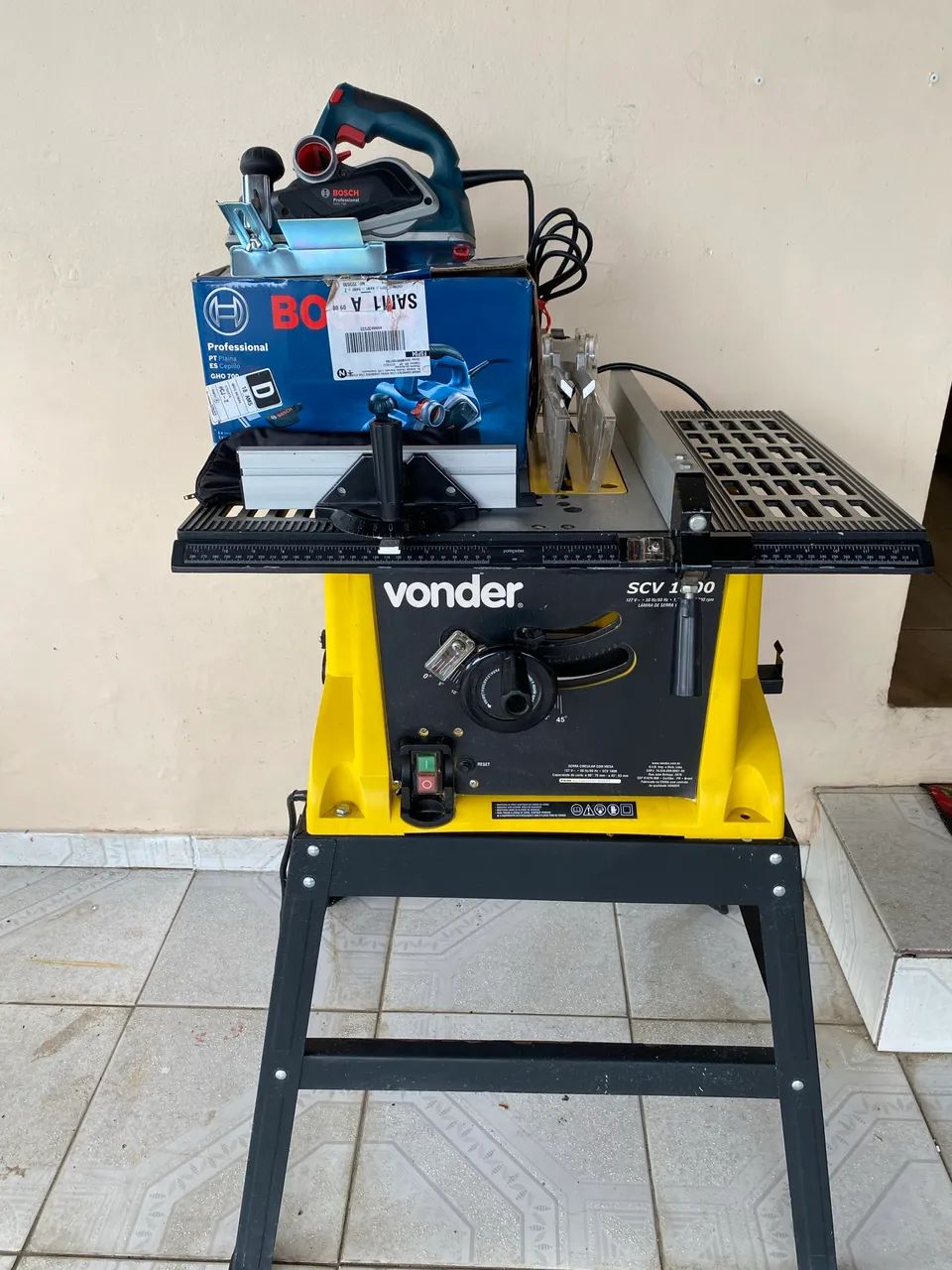 Serra de bancada vonder + plaina elétrica Bosch 