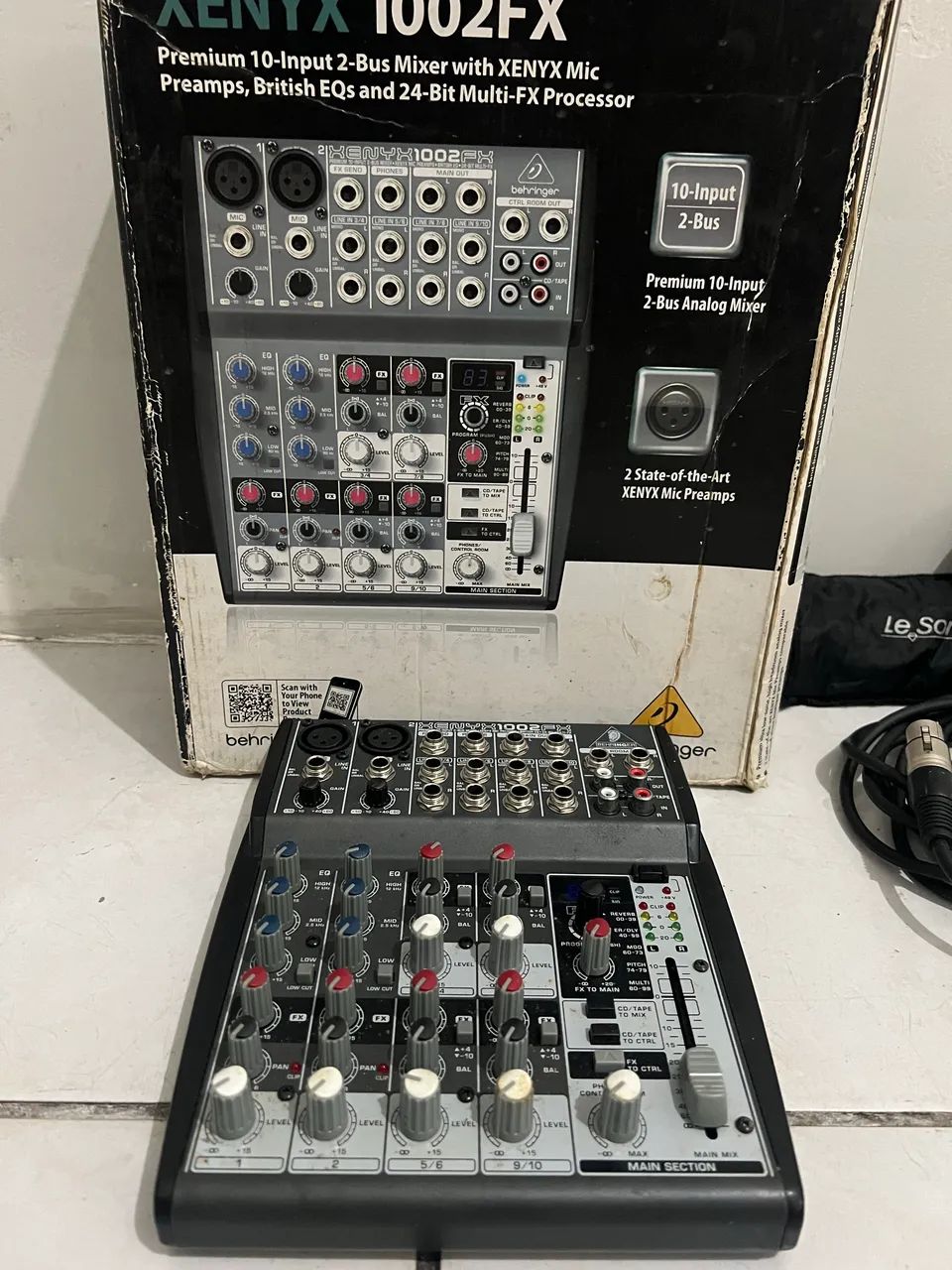 Mesa de som e microfone  - Foto 5