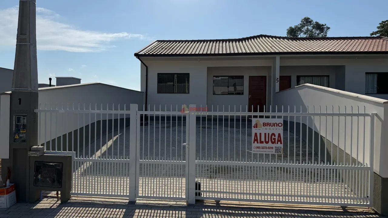 Casa geminada 03 dormitórios, Centro, Antônio Carlos