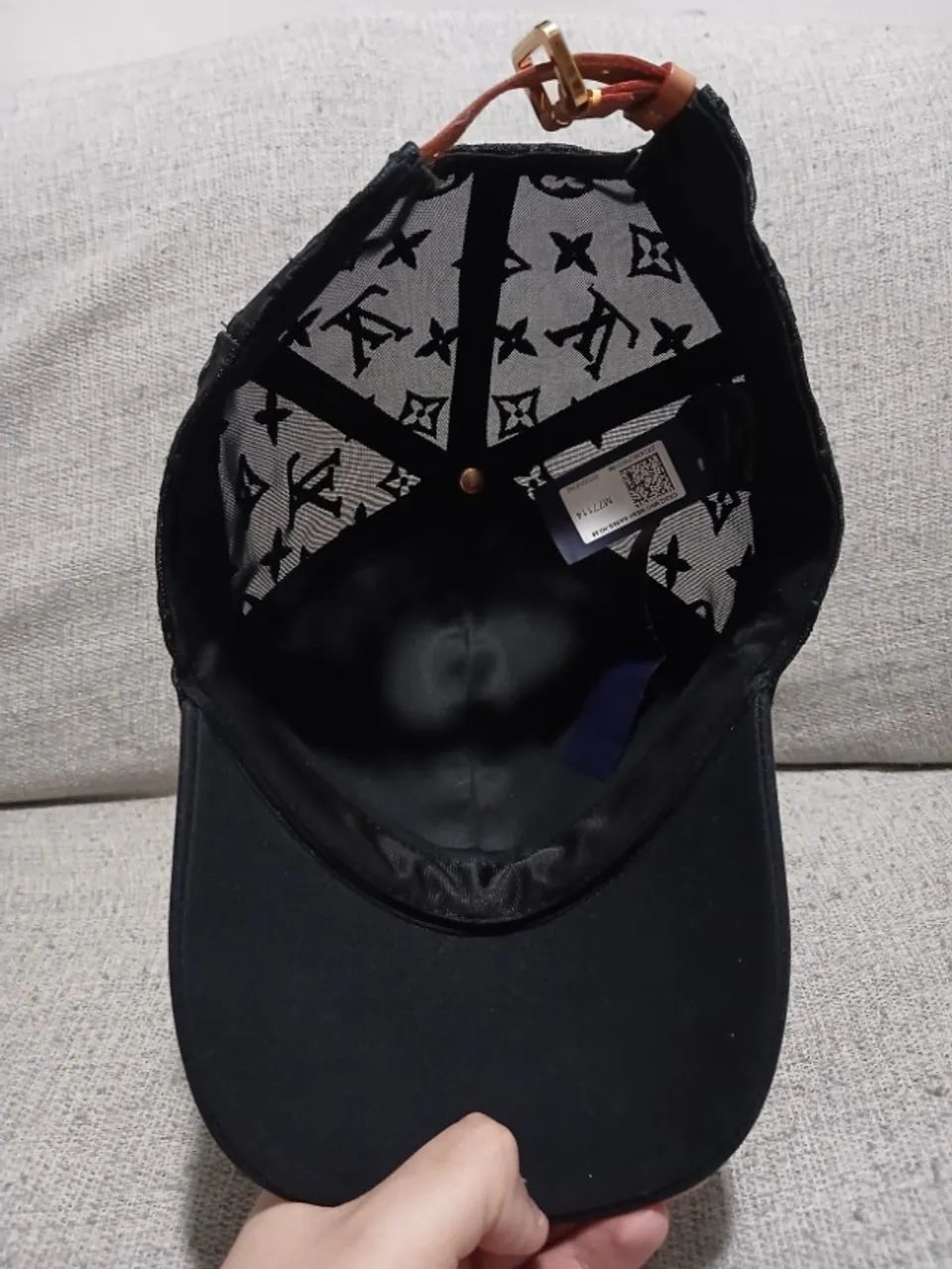 Boné Louis Vuitton Monogram Mesh M77114 Preto - Foto 4