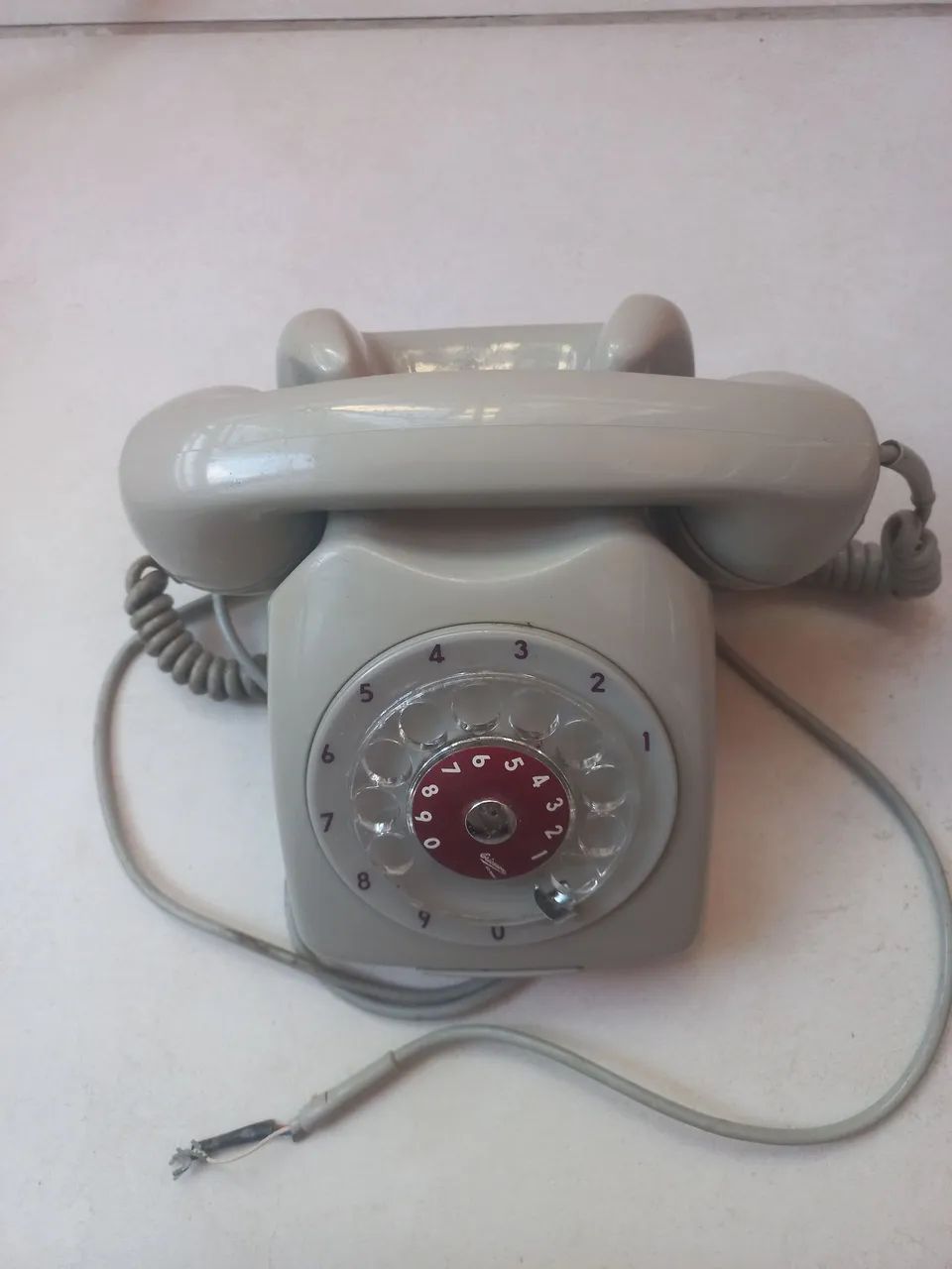 Telefone fixo antigo