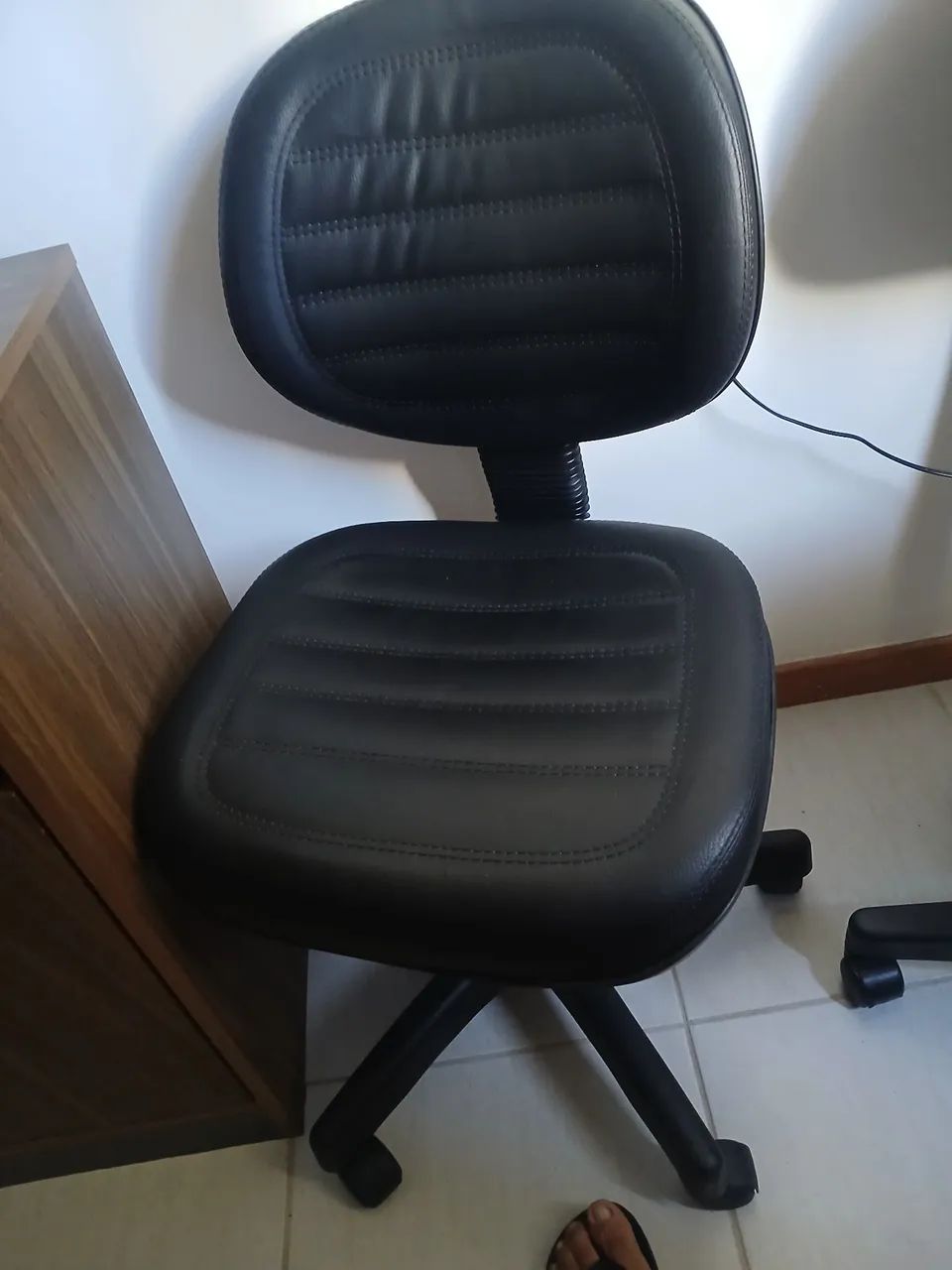 Vende-se  2 cadeiras de escritório tel * - Foto 5