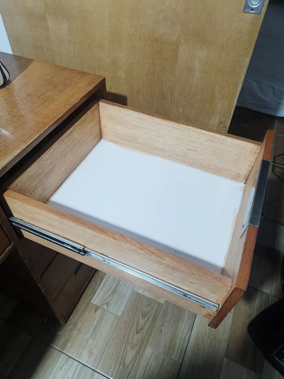 Mesa de madeira verdadeira para escritório ou quarto  - Foto 3