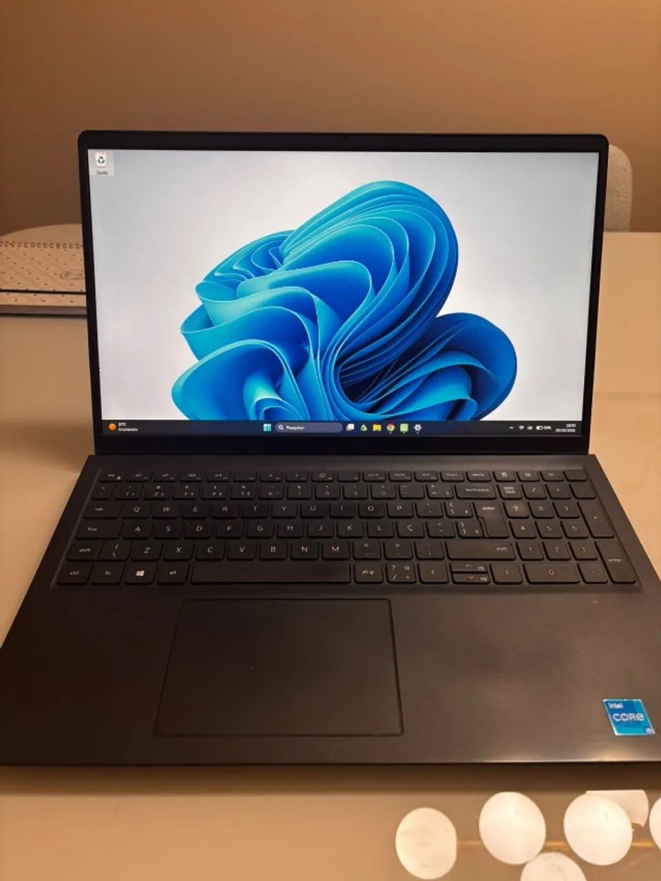 Notebook Dell Vostro 15 3510 - i5 11ª geração - 8 GB RAM - SSD 512