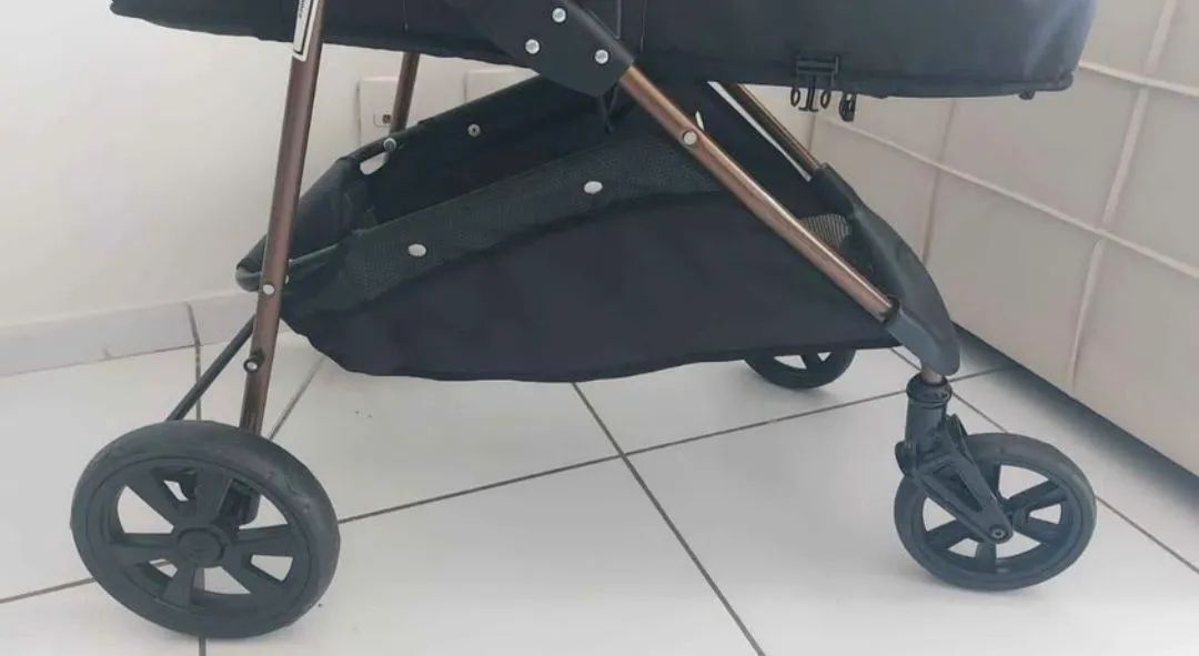 Carrinho de bebê + Bebê Conforto - Foto 5