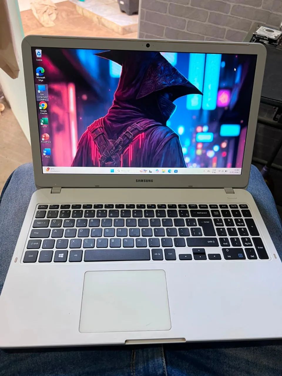 Notebook i5 com placa de video 