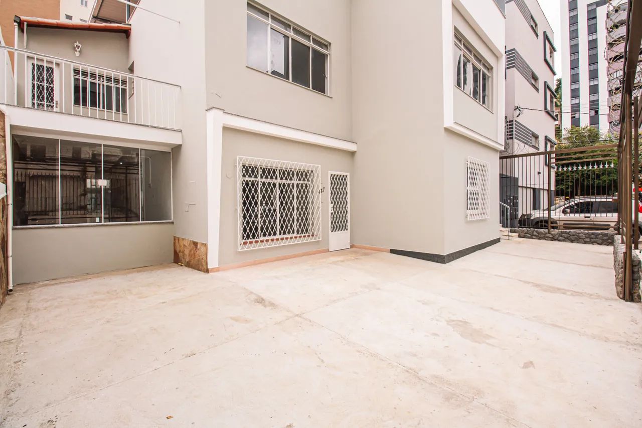 Uma casa e muitas possiblidades para locação - Foto 2