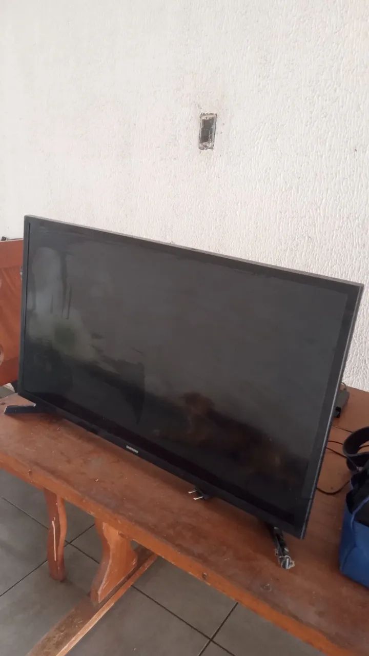 Tv smartv Samsung 33 com defeito  - Foto 5