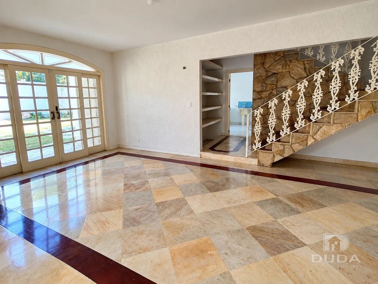 Casa Ampla com 3 Quartos Próxima à UFSC - Foto 2