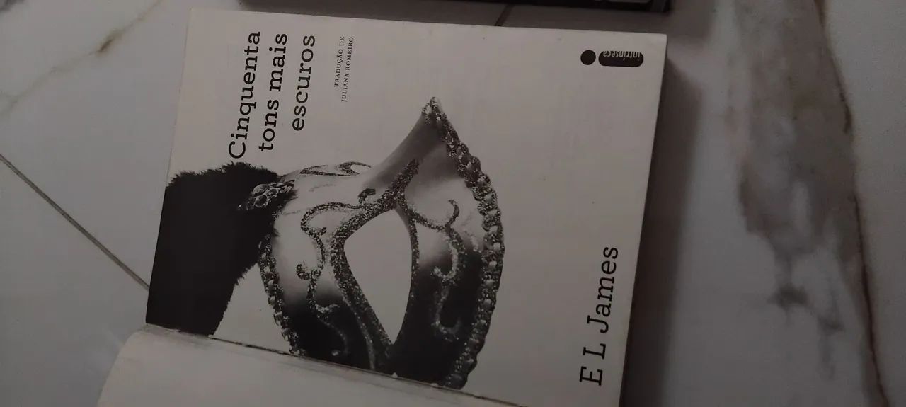 Coleção de livros Cinquenta Tons de Cinza. - Foto 4