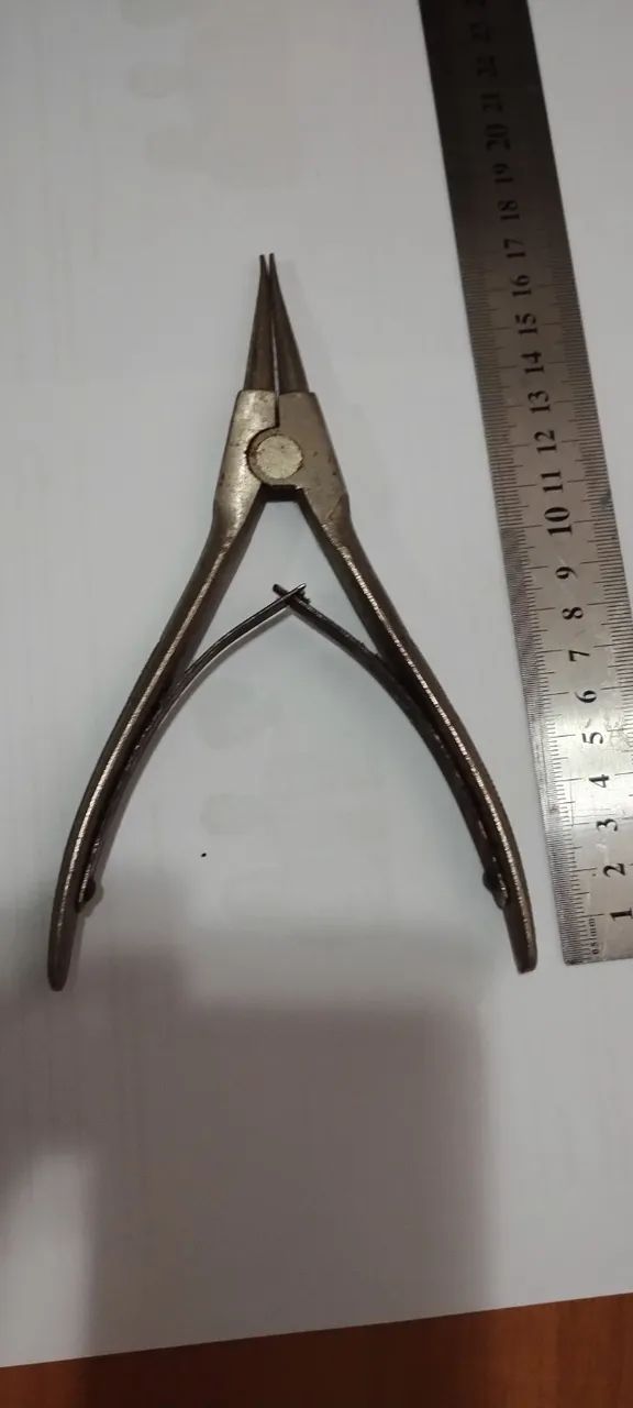 Alicate de Aço 