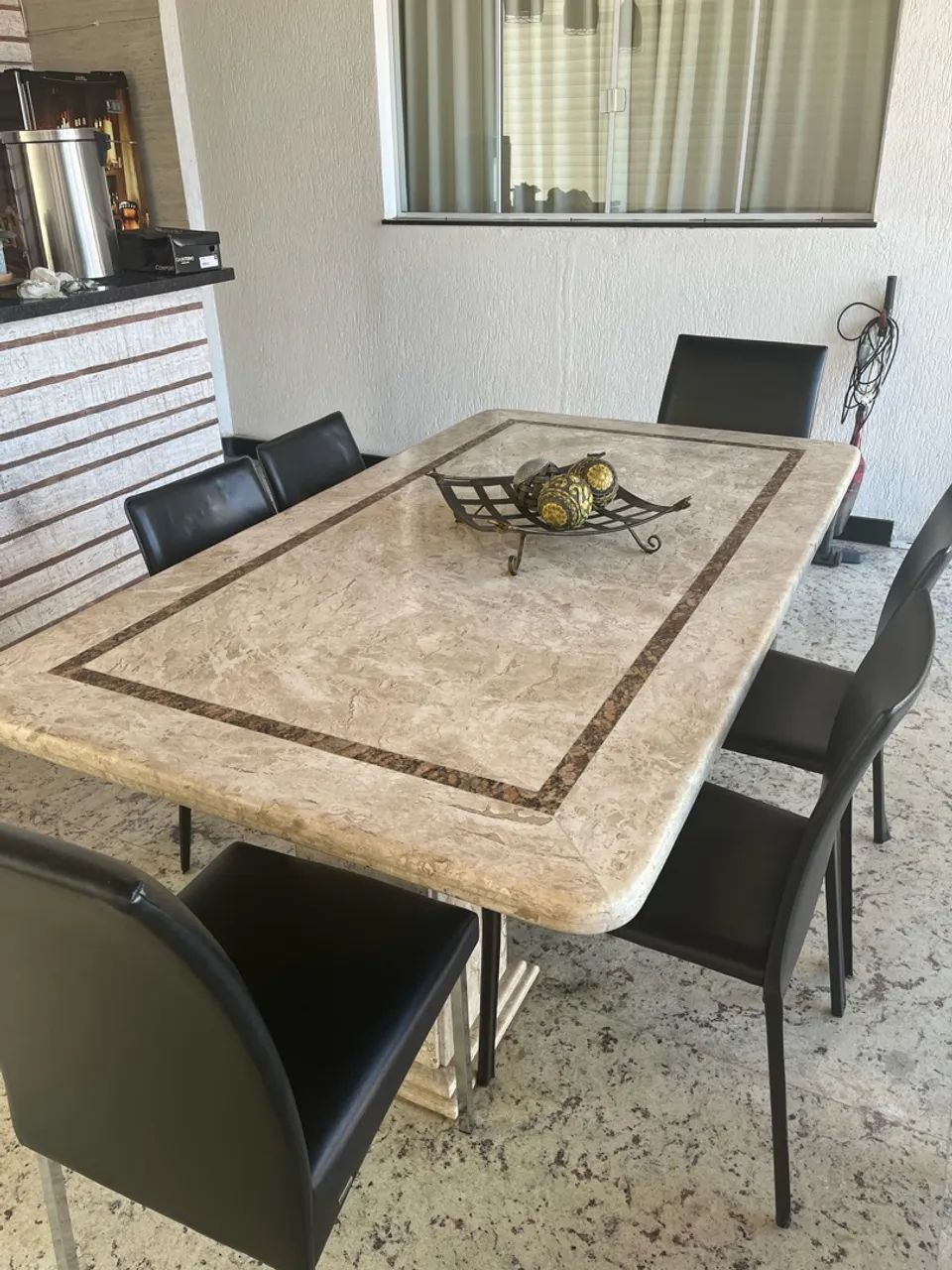 Vendo mesa de jantar 