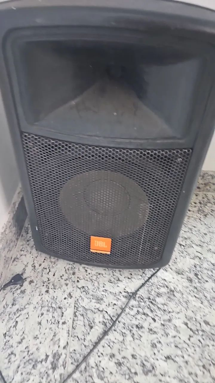 Caixa de som ,leia as descrição da cx 