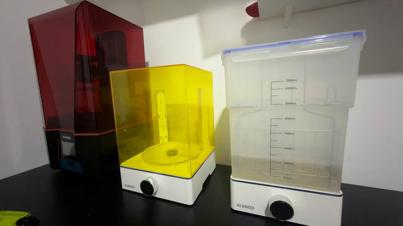 Kit Impressora 3D Elegoo + Mercury Plus Wash & Cure - Excelente Estado - Foto 3