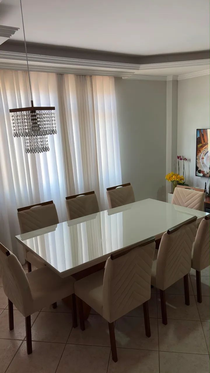 Mesa de Jantar 8 Cadeiras