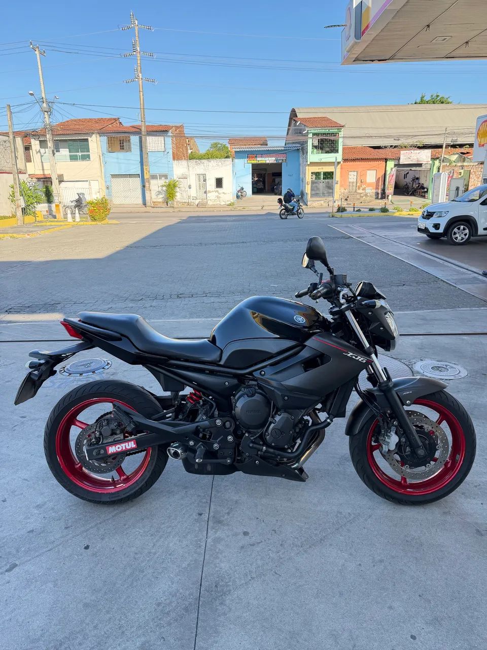 XJ6 2016