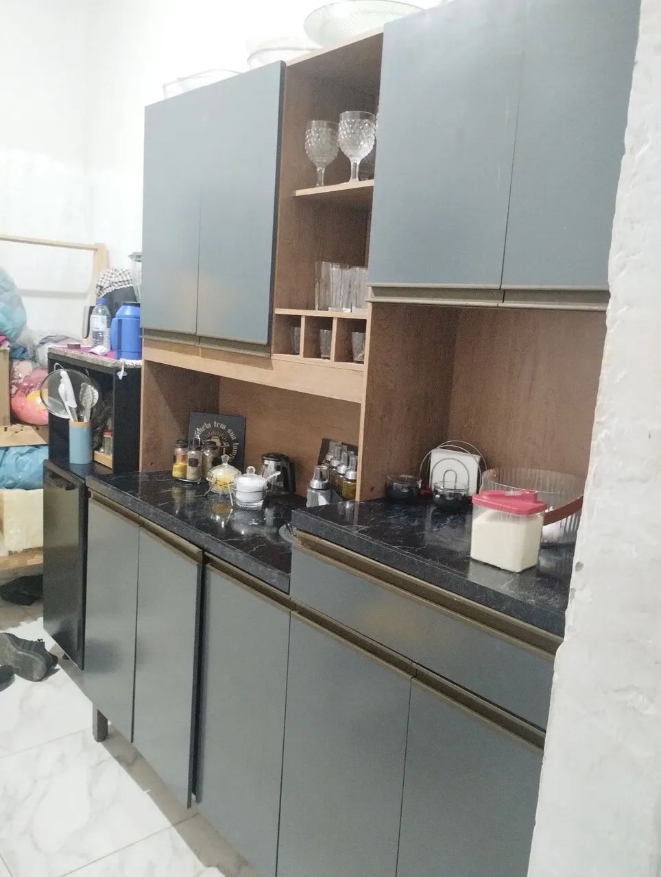 Mesa e armário cozinha 